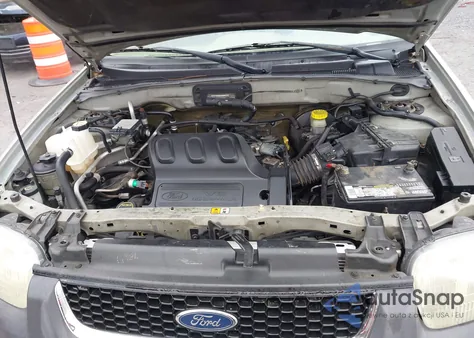 2004 Ford Escape Xlt из США, поврежденный, VIN 1FMYU93144KA78271